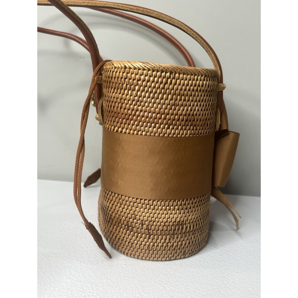 Lisi Lerch Woven Straw Purse Pearl EUC - Picture 9 of 16